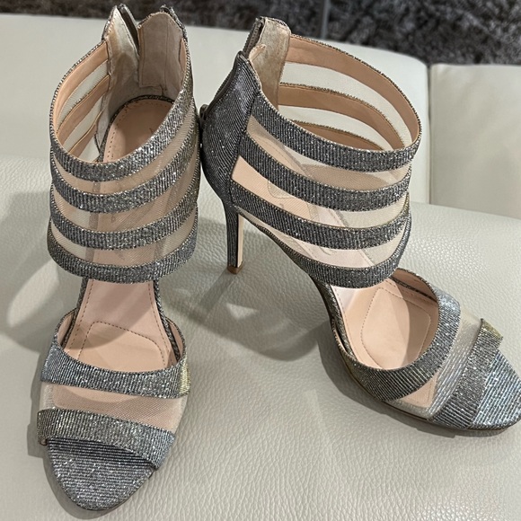 Nina Shoes - ❤️🩷 PRICE DROP!! ❤️🩷 Stunning Nina Silver high heel shoes, size 8 1/2